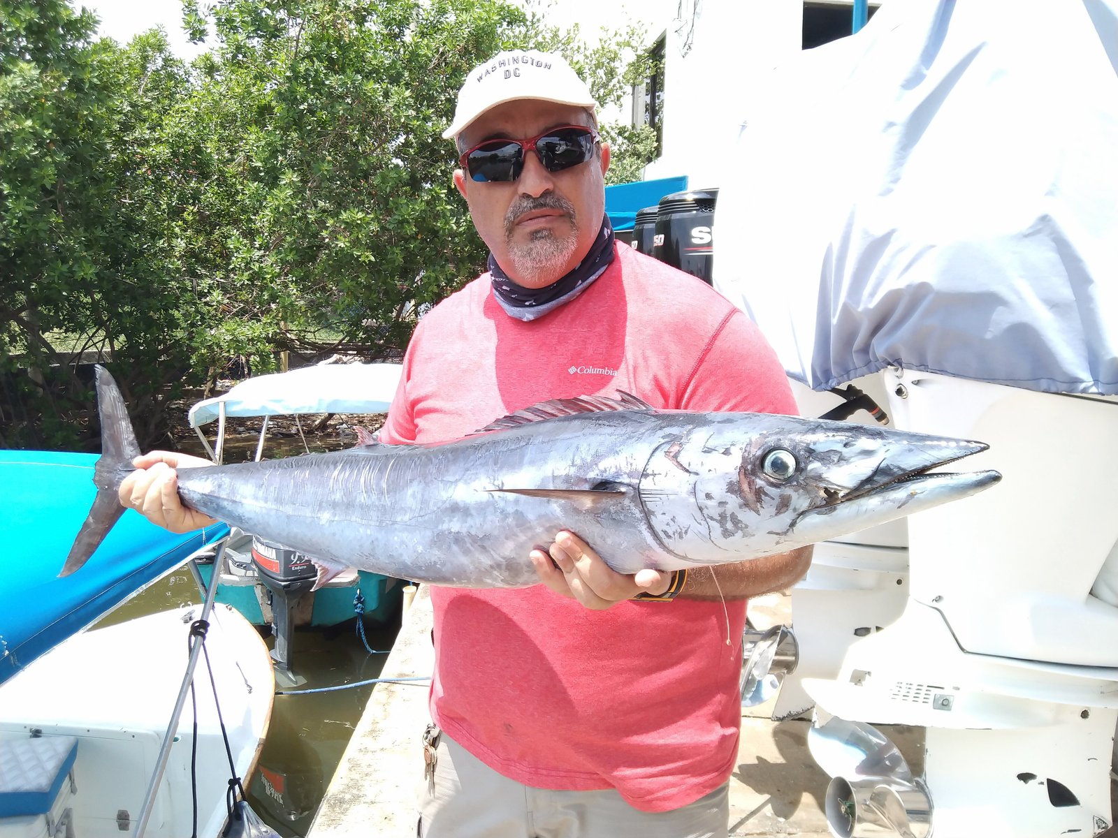 Wahoo capturado en alta mar
